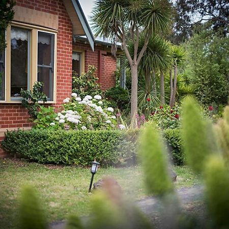 Faulty Towers Bed and Breakfast Wallington Exterior foto